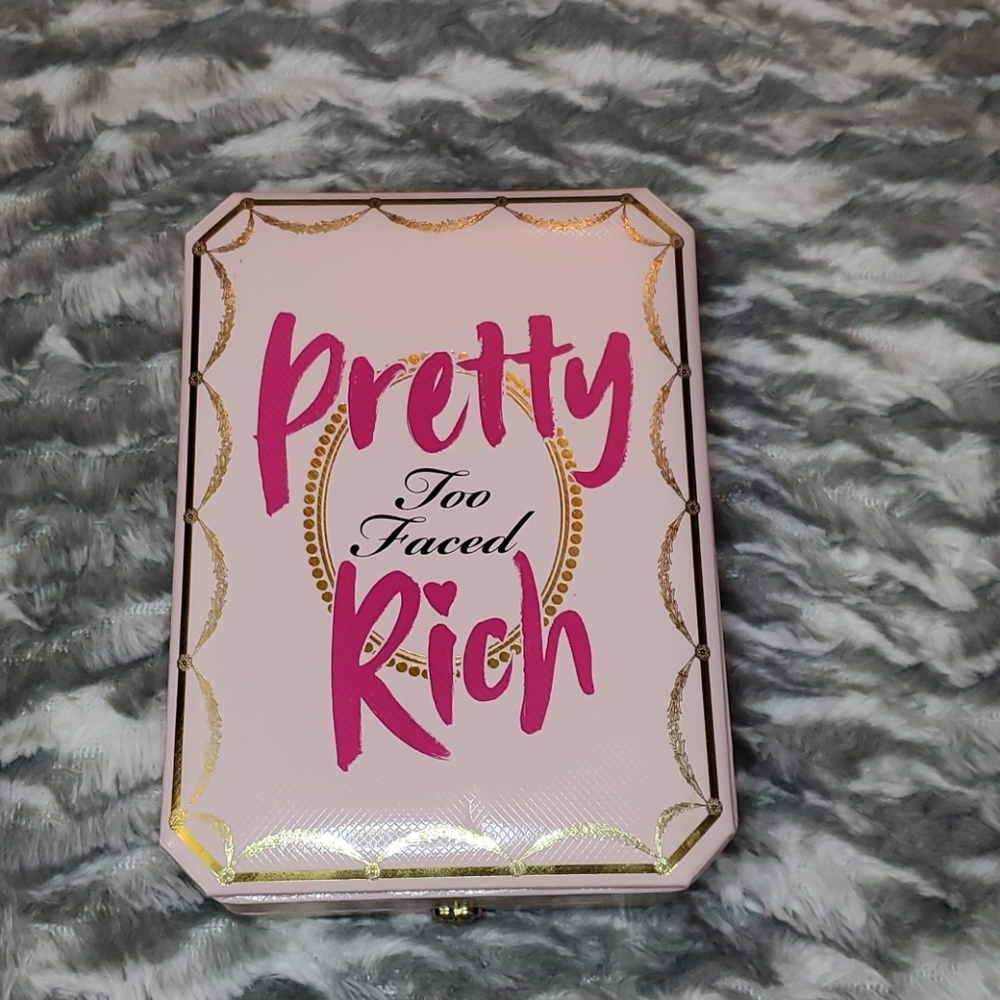 Too Faced Pretty Rich Eyeshadow Palette